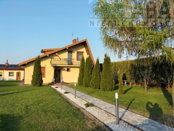 Chrząblice gm. Brudzew - parter + poddasze użytkowe