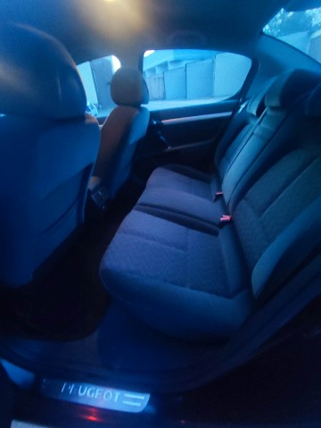 sprzedam samochód peugeot