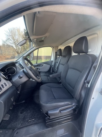 Renault Trafic. 1.6 dci L2H1 2018 r. Prywatne ogłoszenie.