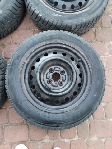 Sprzedam felgi z oponami do toyoty corolla 2004 rok