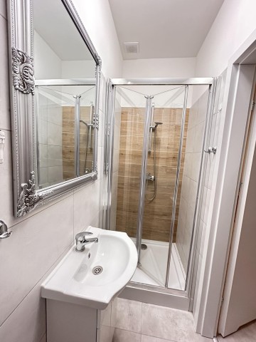 KAWALERKA DO WYNAJĘCIA - CHORZEŃ