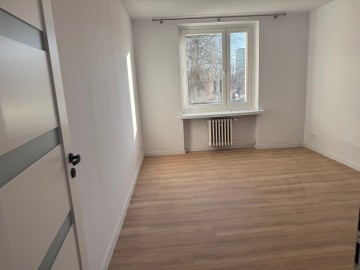 Przestronne dwupokojowe mieszkanie po remoncie- Plac G&oacute;rnika