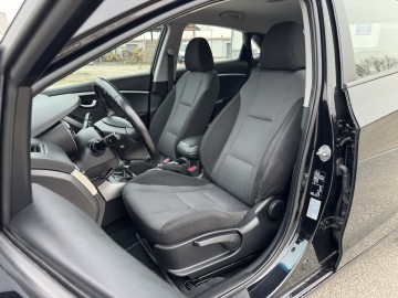 Hyundai i30 1.4 BENZYNA Klimatronik Ledy Nawigacja Kamera