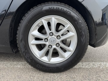 Hyundai i30 1.4 BENZYNA Klimatronik Ledy Nawigacja Kamera