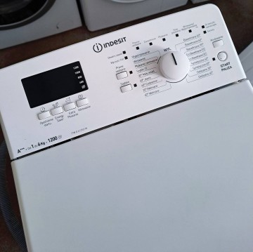 Sprzedam pralkę firmy Indesit