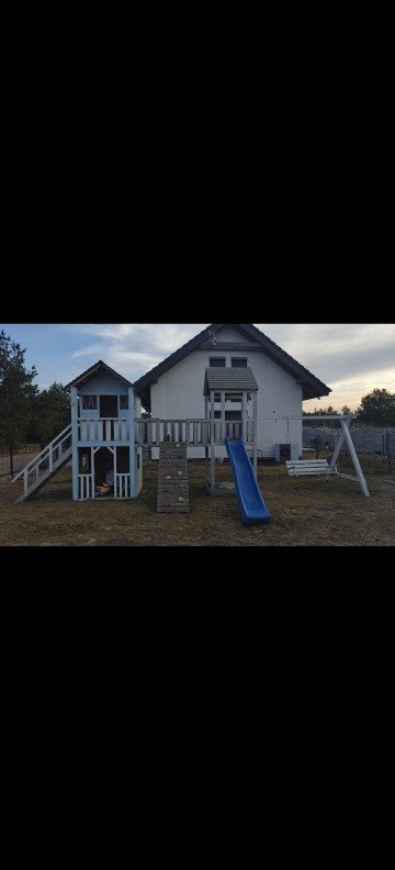 Domek ogrodowy dla dzieci plac zabaw.