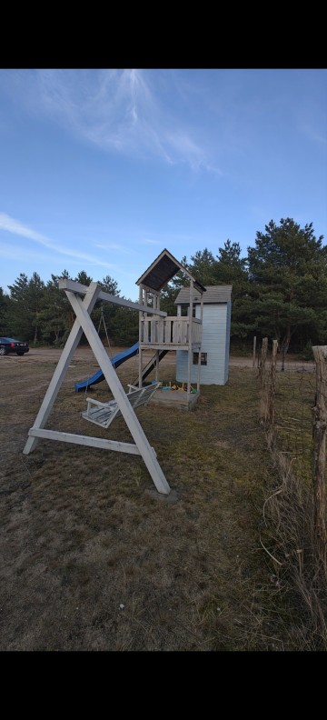 Domek ogrodowy dla dzieci plac zabaw.