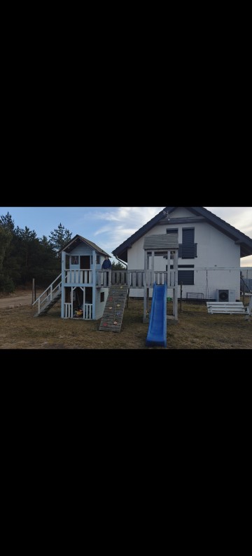 Domek ogrodowy dla dzieci plac zabaw.