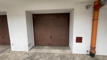 Sprzedam 4 pok. mieszkanie z tarasem i garażem -1 piętro