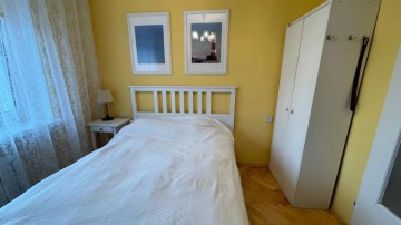 Sprzedam 4 pok. mieszkanie z tarasem i garażem -1 piętro