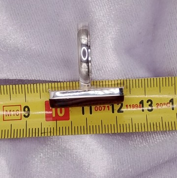 Srebrny pierścionek z bursztynem