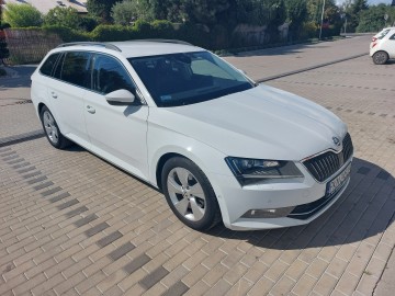 Sprzedam Skodę Superb Combi