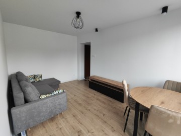 Konin, ul. Powst. Stycz. – 34 m2 – 2 pok. – balkon – 3 piętr