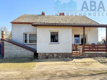 Dom wolnostojący z dużą działką 5673 m&sup2; blisko jeziora