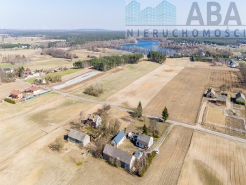 Dom wolnostojący z dużą działką 5673 m² blisko jeziora