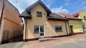 Sprzedam dom w Centrum Kramska, działka 700 m2