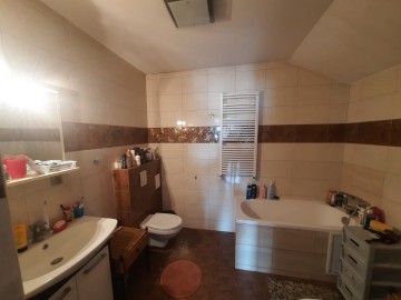 Sprzedam luz zamienię na mieszkanie -dom,staw,działka 5814m2