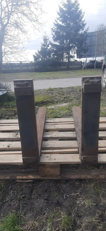 Sprzedam widły do widlaka.