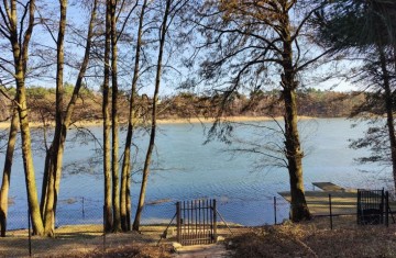 Urokliwa posesja bezpośrednio nad Jeziorem Ślesińskim