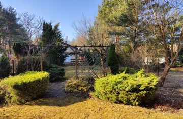 Urokliwa posesja bezpośrednio nad Jeziorem Ślesińskim