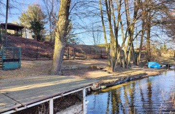 Urokliwa posesja bezpośrednio nad Jeziorem Ślesińskim
