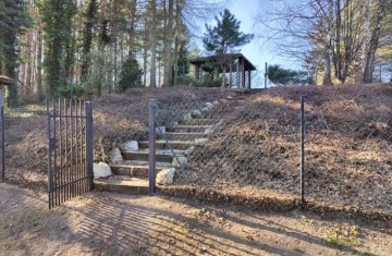 Urokliwa posesja bezpośrednio nad Jeziorem Ślesińskim