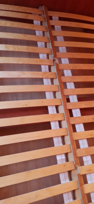 Łóżko sypialniane