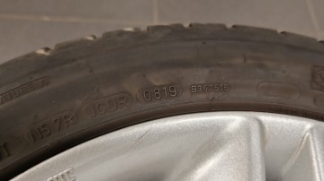 Sprzedam felgi aluminiowe z oponami