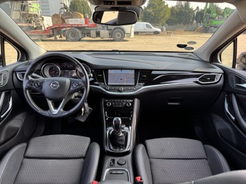 Opel Astra 1.4 BENZYNA Klimatronik Nawigacja Kamera Ledy