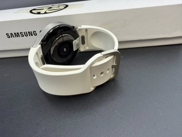 Samsung galaxy watch 6 lte 40 mm  Stan: sprawny, dobry, używ