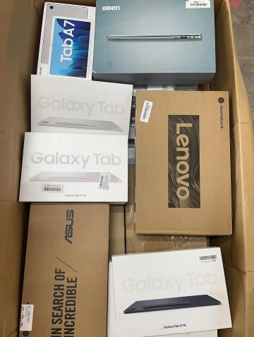 Laptopy, komputery stacjonarne, iPady, tablety, telefony, dr