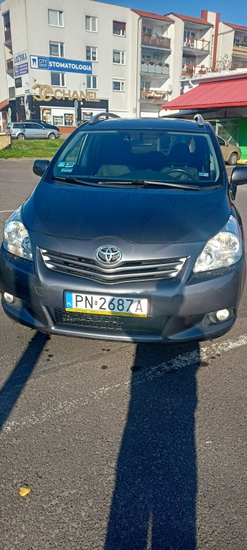 Toyota verso 1 8 benzyna gaz