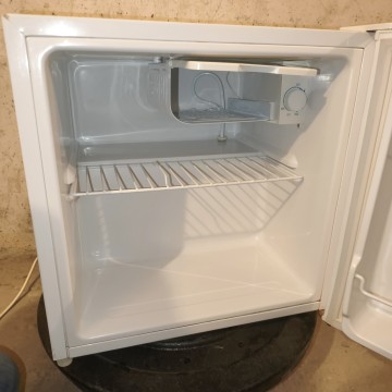 Lod&oacute;wka mała Ravanson LKK-50 50L | sprawna