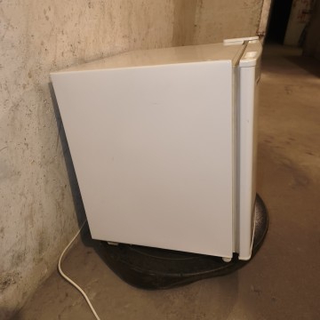 Lod&oacute;wka mała Ravanson LKK-50 50L | sprawna