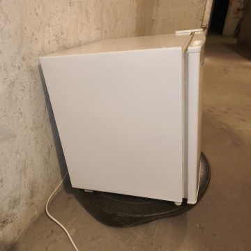 Lod&oacute;wka mała Ravanson LKK-50 50L | sprawna