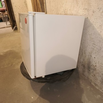 Lod&oacute;wka mała Ravanson LKK-50 50L | sprawna