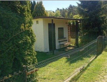 Sprzedam podw&oacute;jną działkę