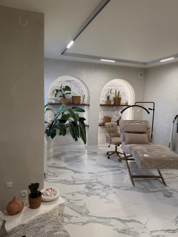 Odsprzedam lub wynajme  Salon Kosmetyczny Konin Chopina