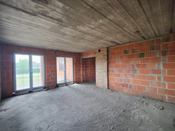 Sprzedam dom parterowy w budowie na dużej działce-gm. Ślesin