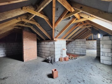 Sprzedam dom parterowy w budowie na dużej działce-gm. Ślesin