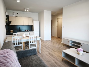 Wynajmę nowe, umeblowane mieszkanie z widokiem na jezioro