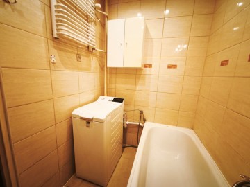 3 pokojowe, rozkładowe mieszkanie z balkonem -os. Chorzeń