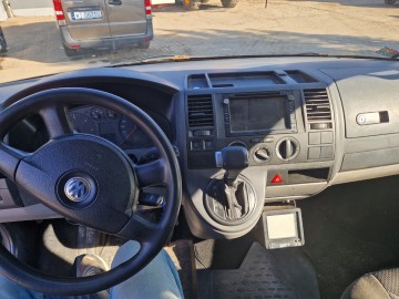 Volkswagen Transporter T5 2.5 TDI Long Brygadówka 6 osobowa