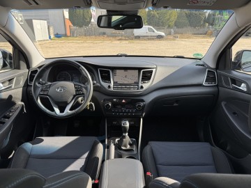 Hyundai Tucson 1.6 BENZYNA Klimatronik Nawigacja Kamera Ledy