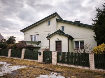 Dom z dużym garażem i bud. do prowadzenia działalności gosp.