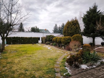 Dom z dużym garażem i bud. do prowadzenia działalności gosp.