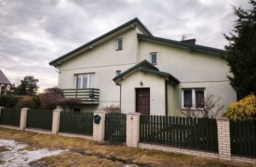 Na sprzedaż dom z dużym garażem i budynkiem do prowadzenia d ...