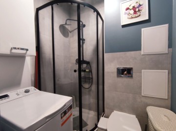 3 pok. mieszkanie-1 piętro-po generalnym remoncie-umeblowane