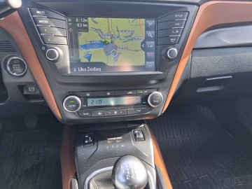 Toyota Avensis 1.8 147KM FULL LED Sk&oacute;ra Kamera Navi Salon Po