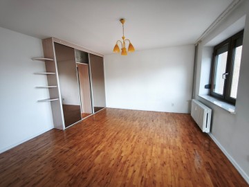 Do wynajęcia kawalerka z balkonem, 1 piętro -os. Chorzeń